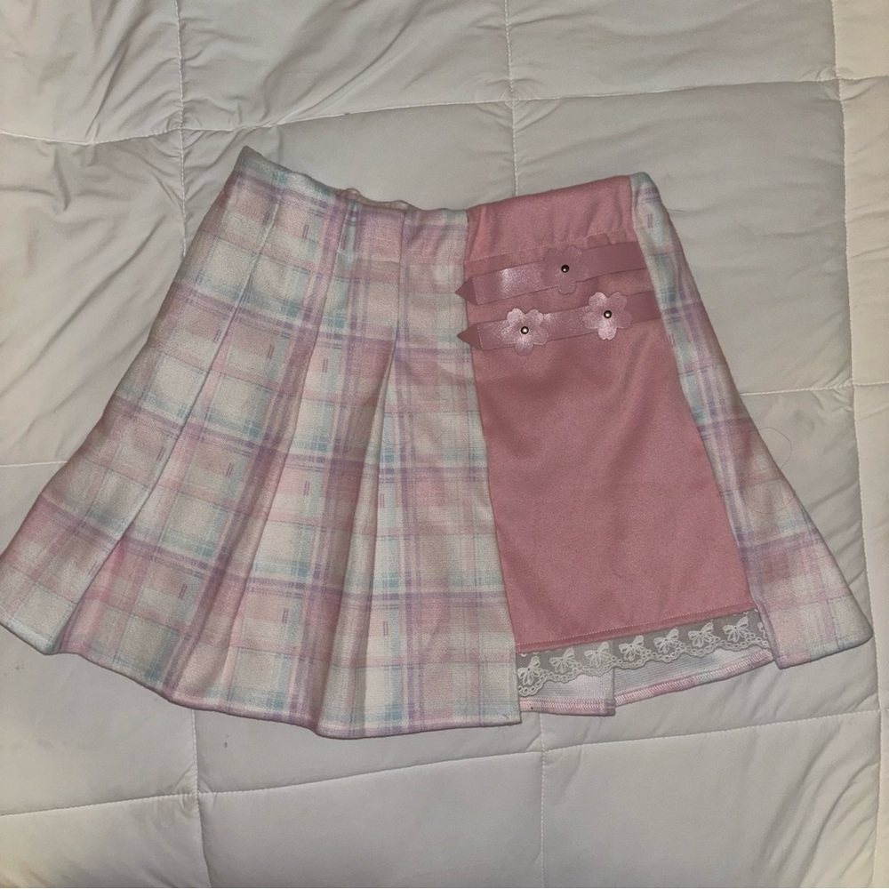 Pastel plaid pleated skirt with bow ribbon and flowers